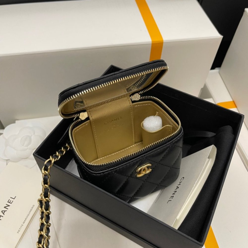✅CHANEL Pearl Crush Vanity Case with Chain Quilted Lambskin Mini Black - Picture 7 of 9